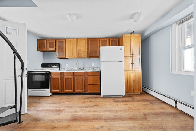 Building Photo - 54 Washington St