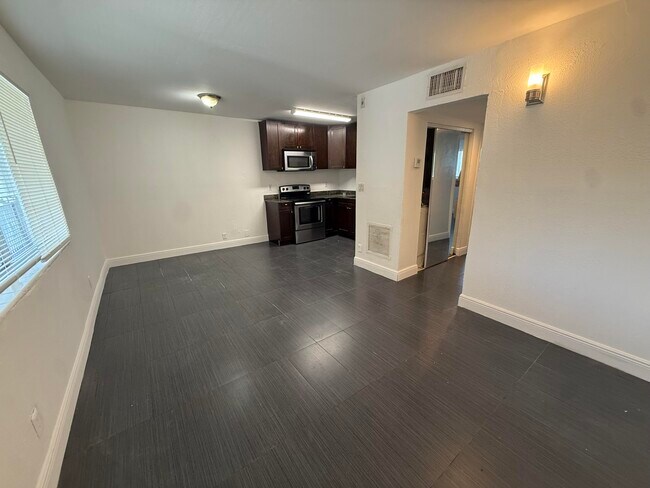 Foto del edificio - 37 SW 14th St
