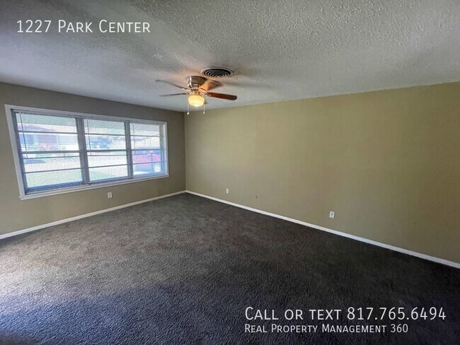 Foto del edificio - Charming South Fort Worth home on Corner lot