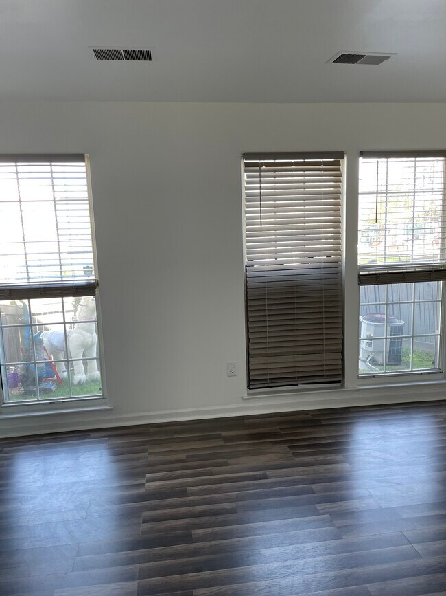 Building Photo - 9336 Fringe Tree Ln