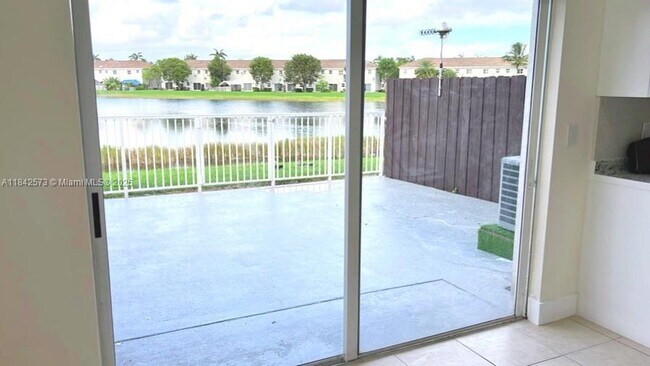 Foto del edificio - 1525 SE 31st Ct