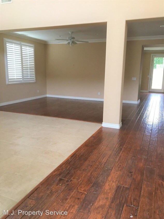 Building Photo - 5864 Greyville Pl