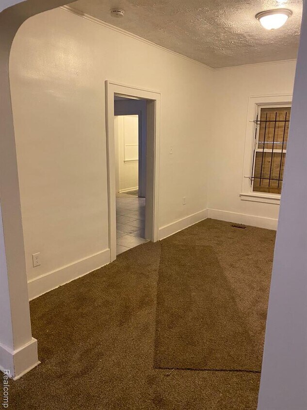 Foto del edificio - 12303 Cloverlawn Ave