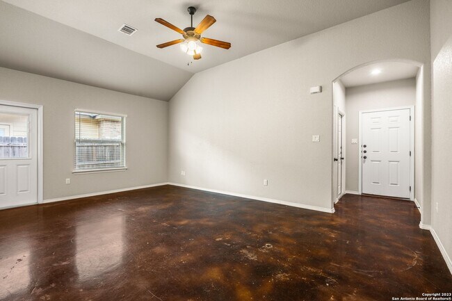 Building Photo - Like New Duplex!!!