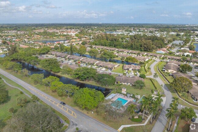 Foto del edificio - Pine Ridge South I
