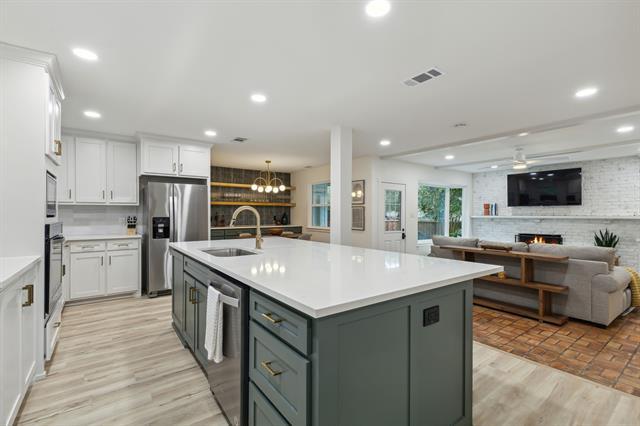 Building Photo - 1118 Greenway Dr