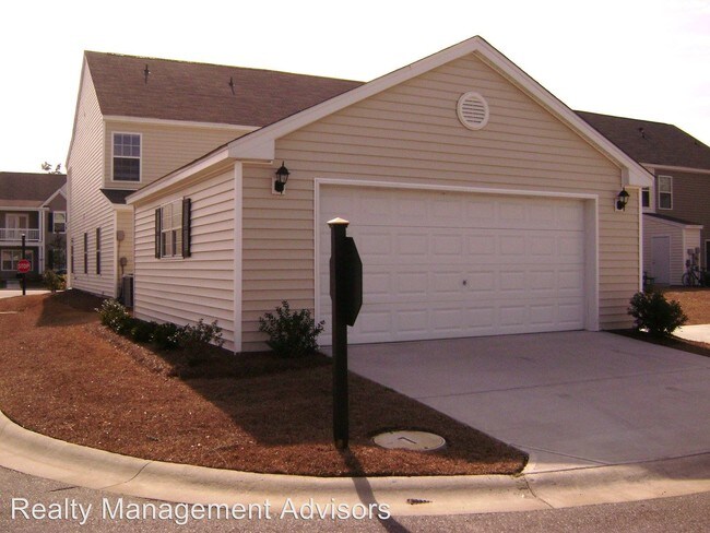 Building Photo - 3 br, 2.5 bath House - 210 Dillard Mill Dr