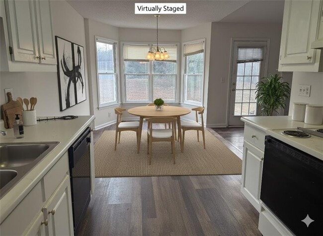 Foto del edificio - 2484 Morning Glory Ln NW