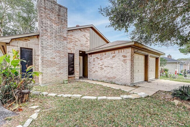 Foto del edificio - 22531 Carter Moir Ln