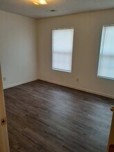 Building Photo - 110 Teri Ct