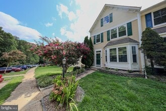 Building Photo - 11585 Nellings Pl