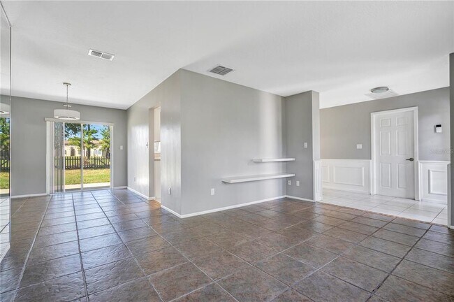 Foto del edificio - 111 Colyer Dr