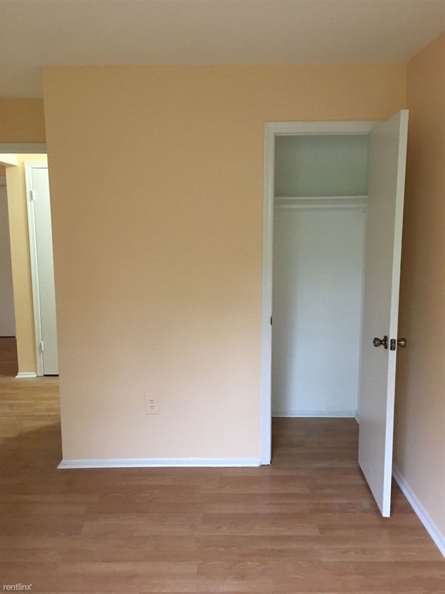 Building Photo - 1511 Green Hollow Dr