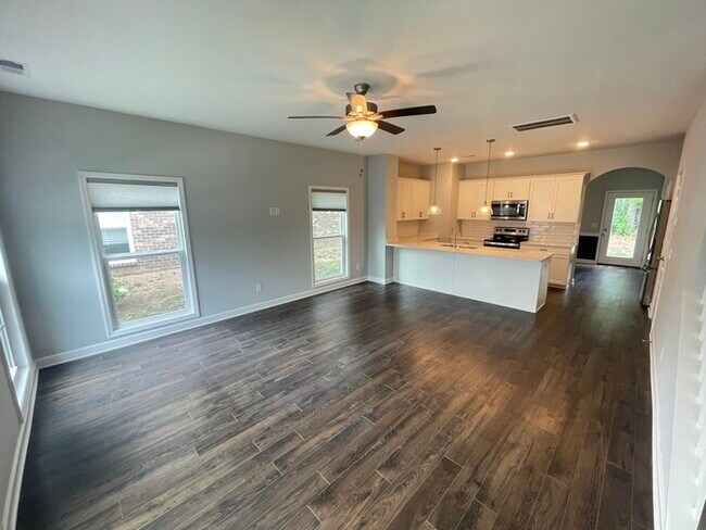 Building Photo - Waterford Village 2 bedroom townhome!
