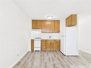 Building Photo - 409 Iolani Ave