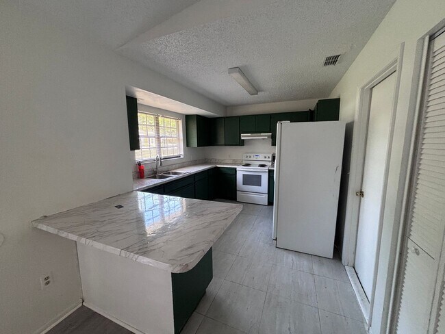 Foto del edificio - 3/2 Home in the Lake Joy Magic Lake Communities