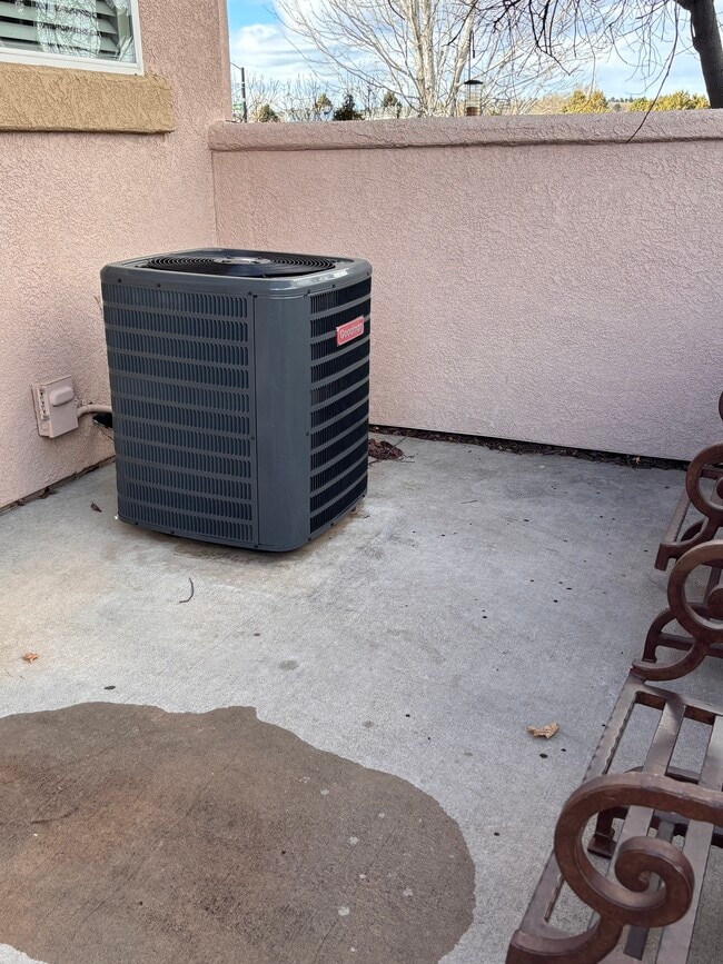 Foto del edificio - 7154 Sand Crest View