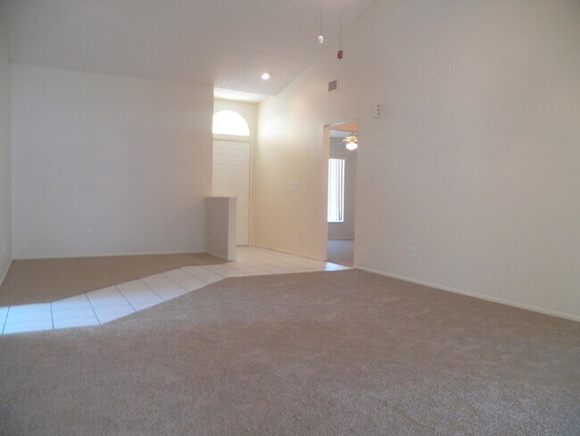 Foto del edificio - Wonderful 3/2 W Fenced Yard!