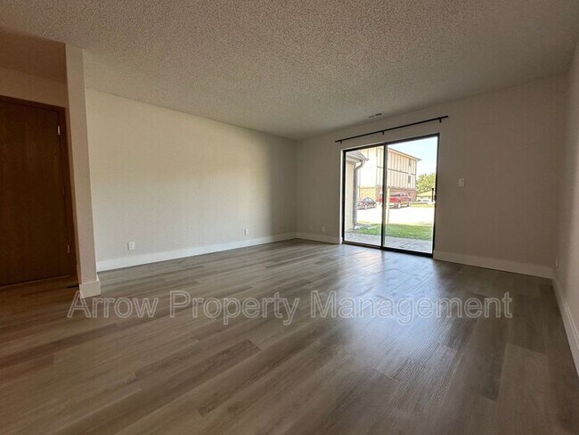 Foto del edificio - 2354 N 44th St