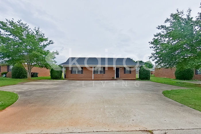 Primary Photo - 320 Deer Park Dr