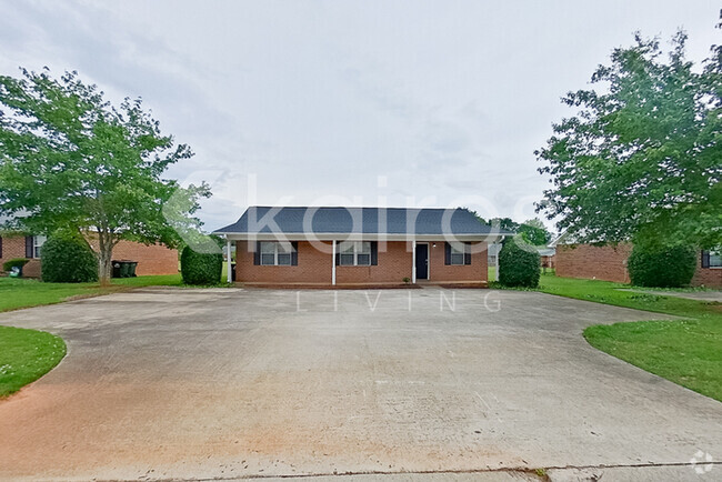 Building Photo - 320 Deer Park Dr