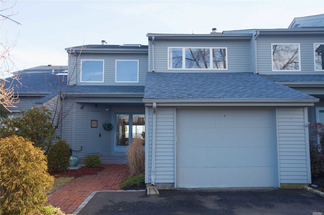 Primary Photo - 51 Harbour Dr