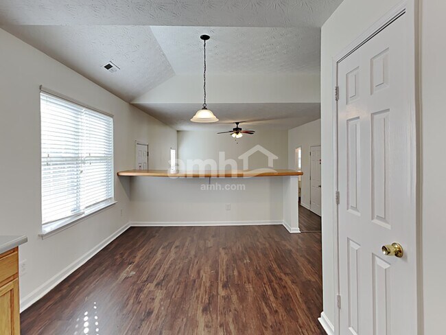 Foto del edificio - 2521 Fairstone Ave