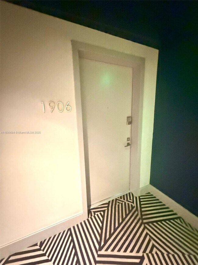 Foto del edificio - 45 SW 9th St