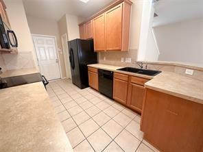 Foto del edificio - 14420 Birch Knoll Ln