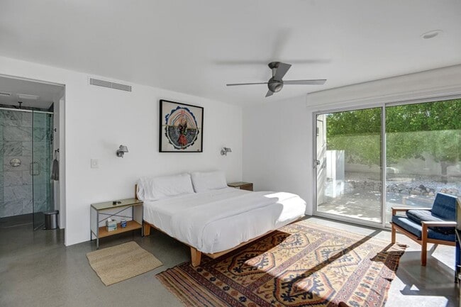 Building Photo - Mid-Century Steel Oasis in Palm Springs (Monthly Only - No Long Term)