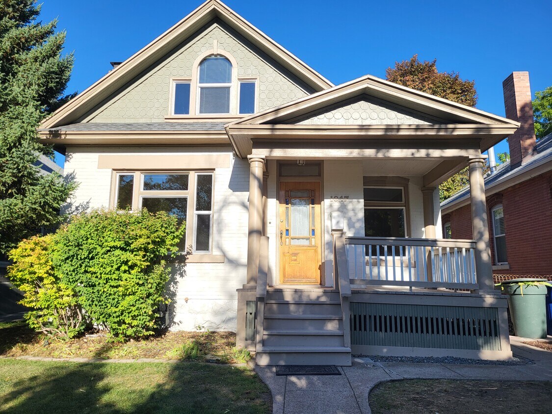 Primary Photo - 1047 S Lake St