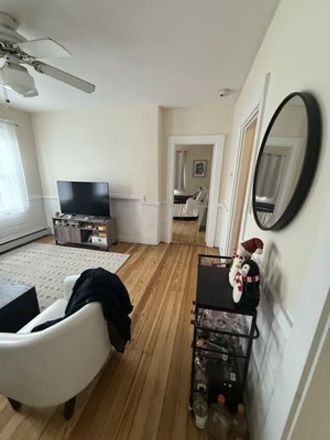Building Photo - East Cambridge 2 Bedroom Apartment - 9/1