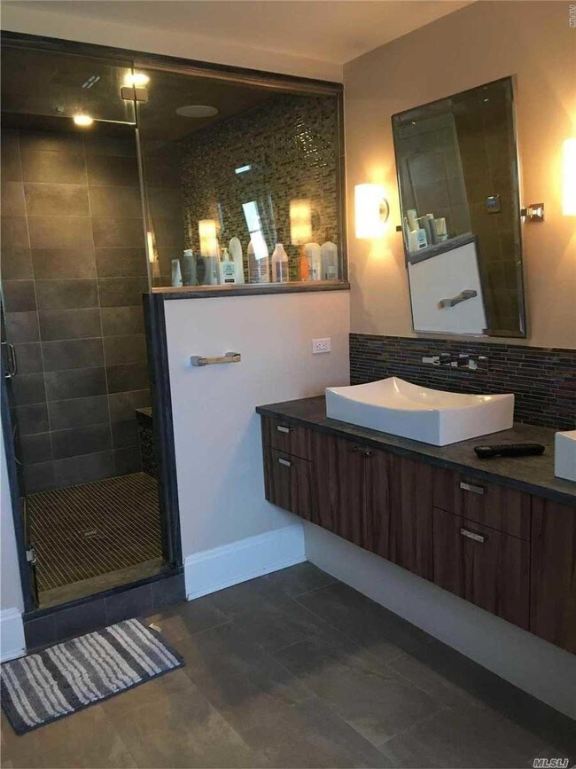 Foto del edificio - 1725 Bay Blvd