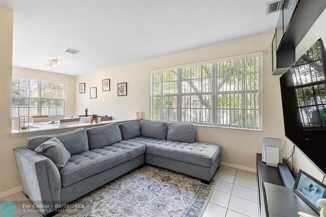 Foto del edificio - 9090 NW 40th Pl