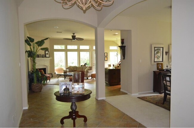 Foto del edificio - 1319 Eden Meadows Dr