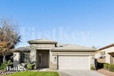 Foto principal - 302 S 124th Ave