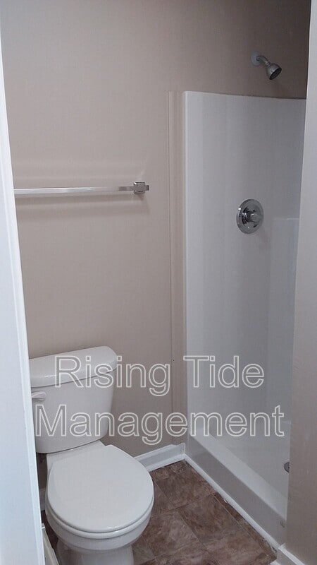 Foto del edificio - 605 Robison Dr