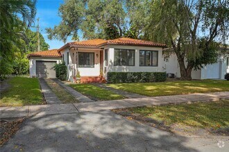 Building Photo - 311 Fluvia Ave