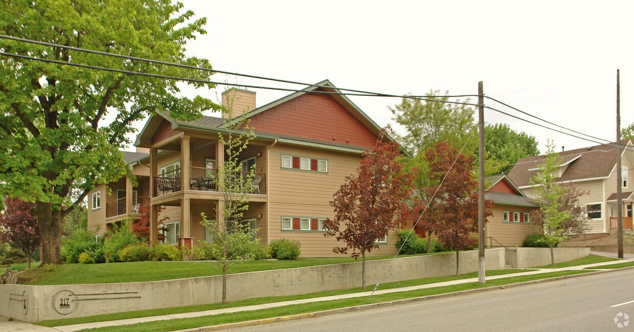 Primary Photo - 217 E Garden Ave