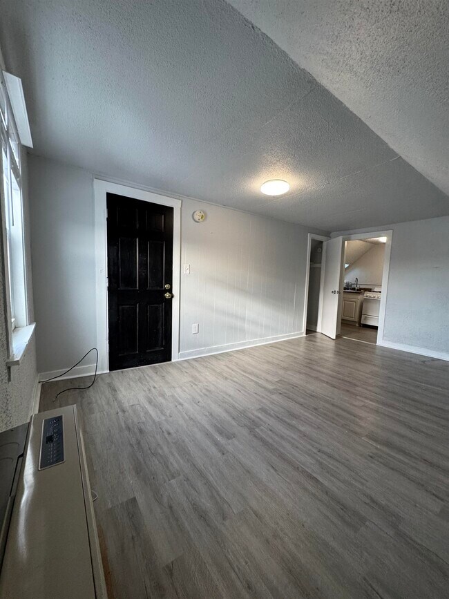 Foto del edificio - 30 Ledge St