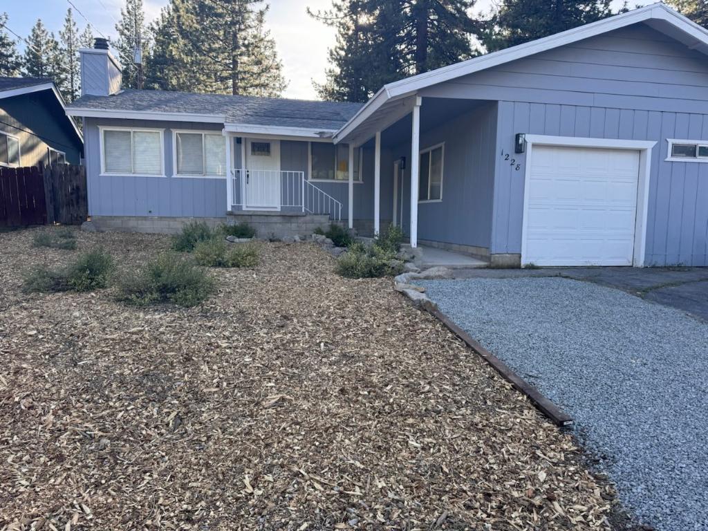 Primary Photo - 1228 Monument Dr