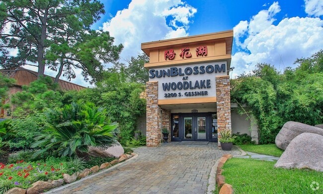 Building Photo - SunBlossom Woodlake