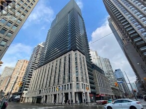 Building Photo - 955 Bay St.
