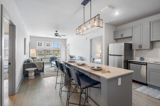 Building Photo - The Warren Apartments