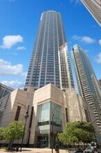 Building Photo - 512 N McClurg Ct