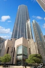 Building Photo - 512 N McClurg Ct