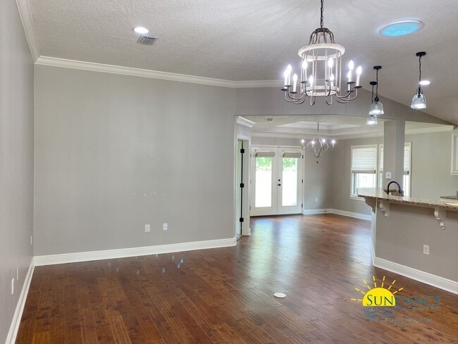 Building Photo - Beautiful 3 bedroom home in Navarre on lar...