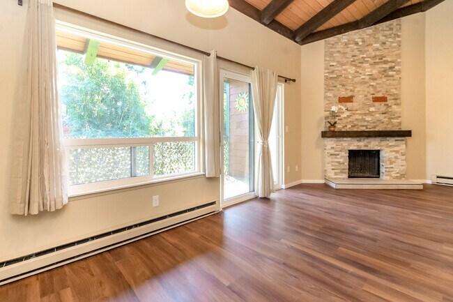 Building Photo - 7308 N Skyview Ln