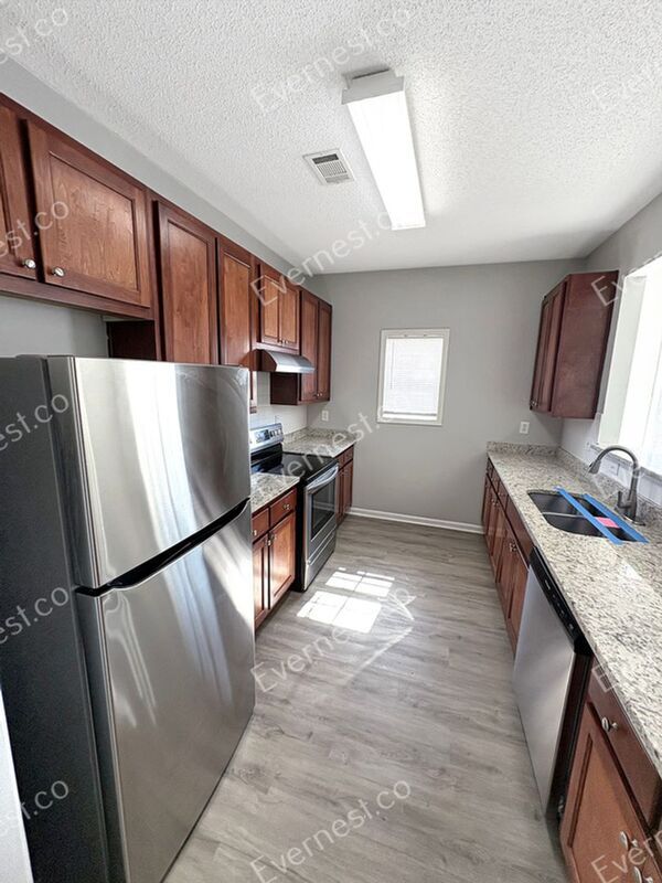 Foto del edificio - 8652 Thomas Ln