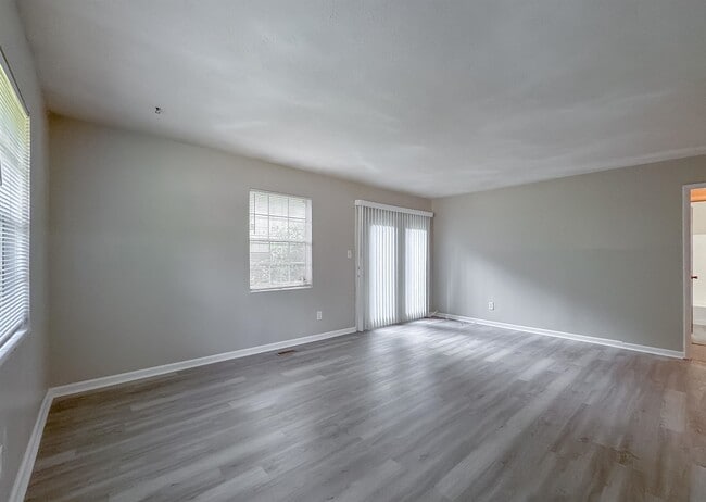 Building Photo - 1726 Hartsfield Rd